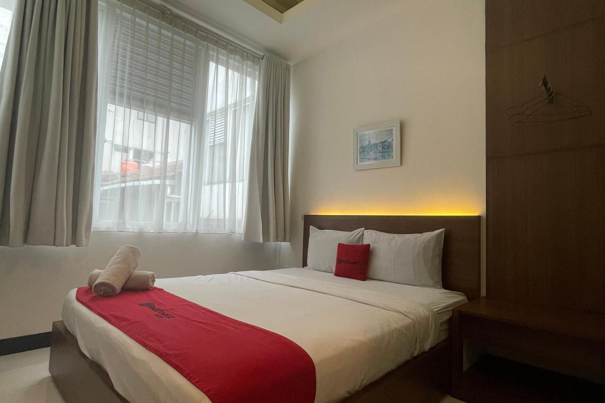 Reddoorz Plus Near Parahyangan University Bandung Exterior photo