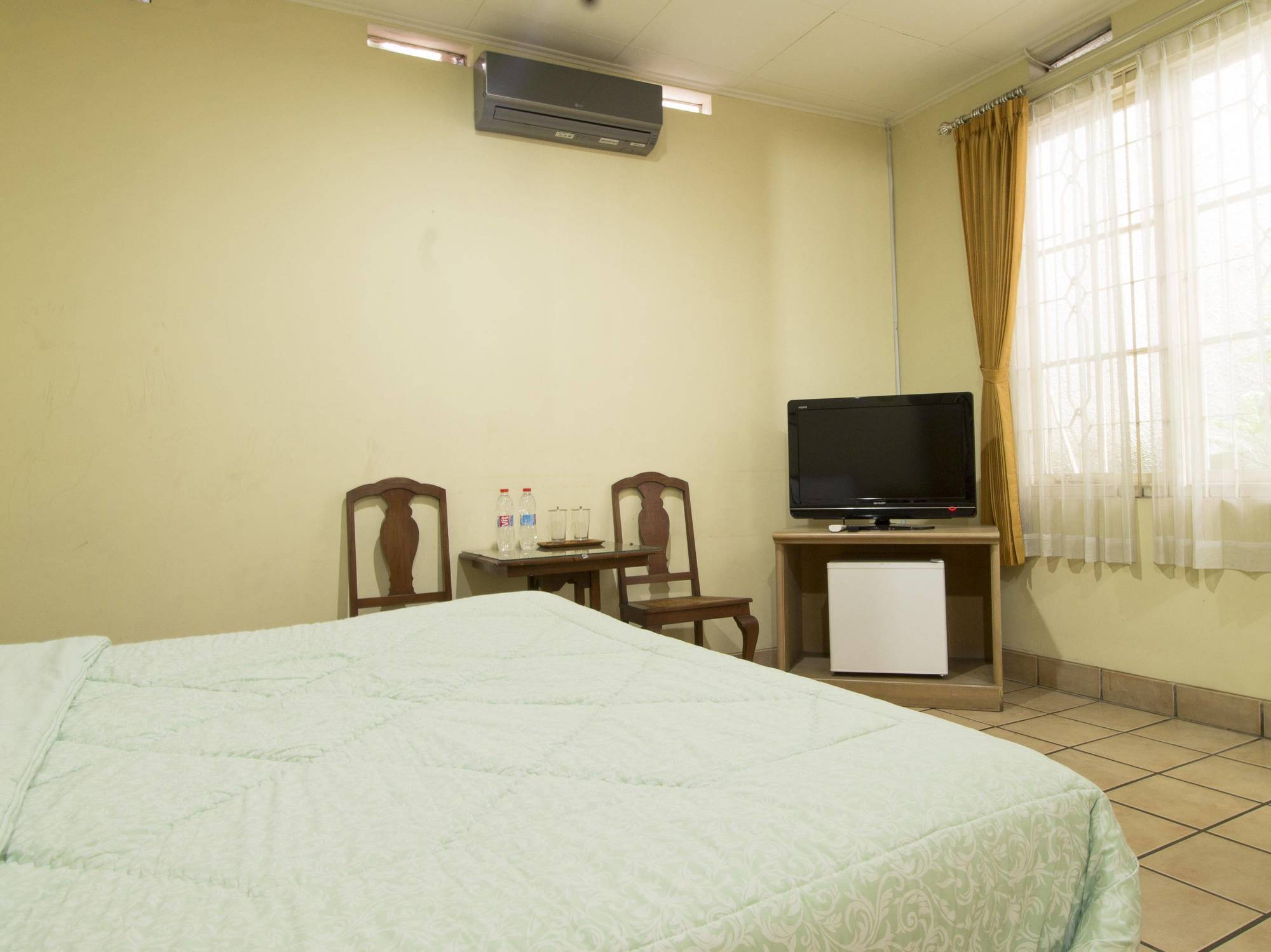 Reddoorz Plus Near Parahyangan University Bandung Exterior photo